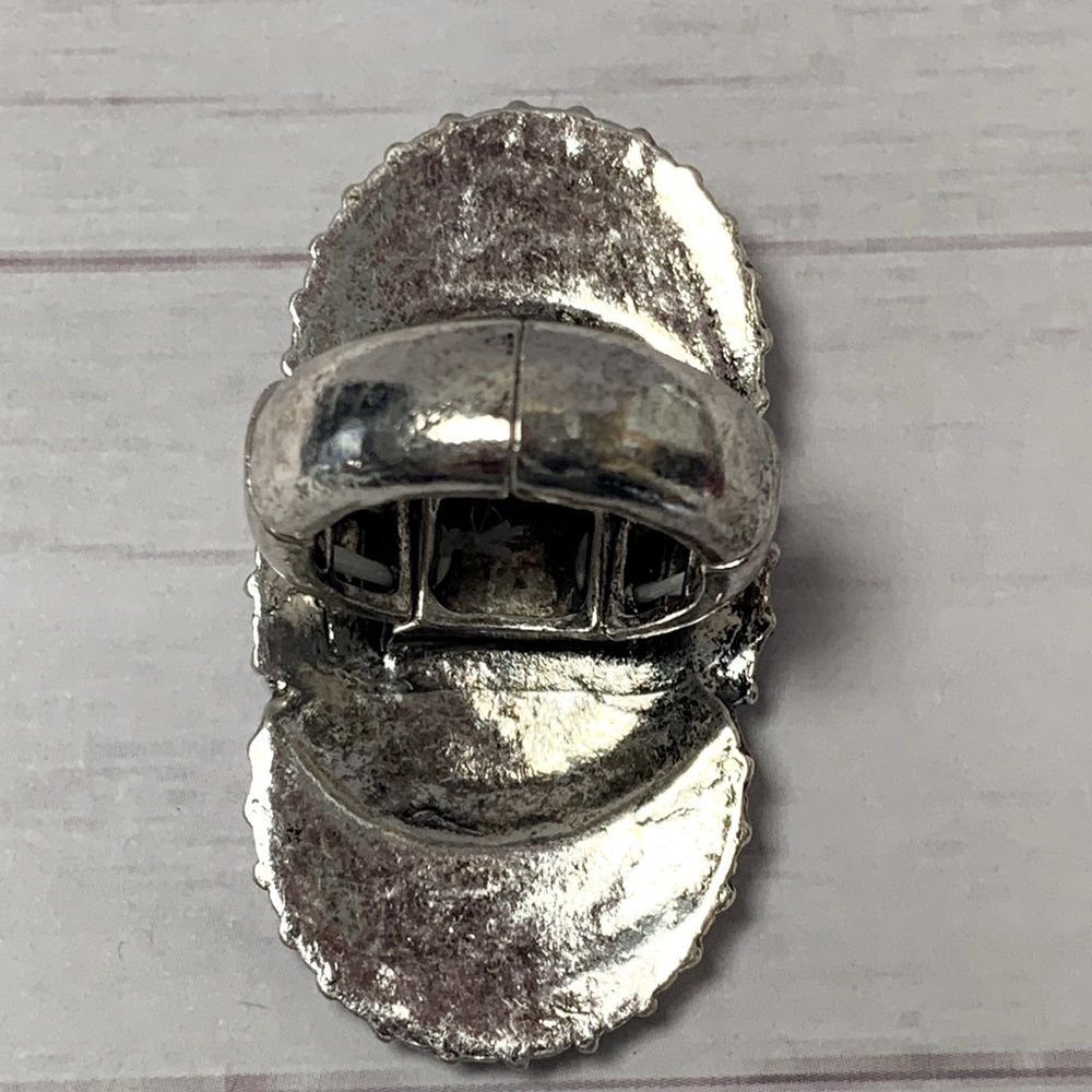 Western Style Resin Concho Cluster Adjustable Ring - Picture 4 of 4